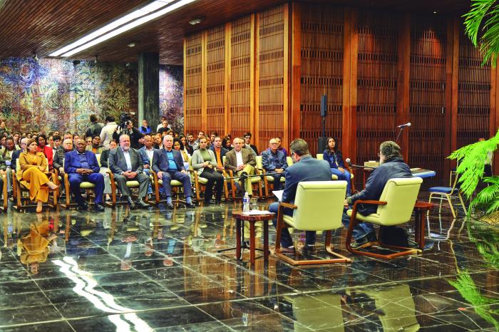 Presentan en el Palacio de la Revolución Obras Escogidas de Raúl