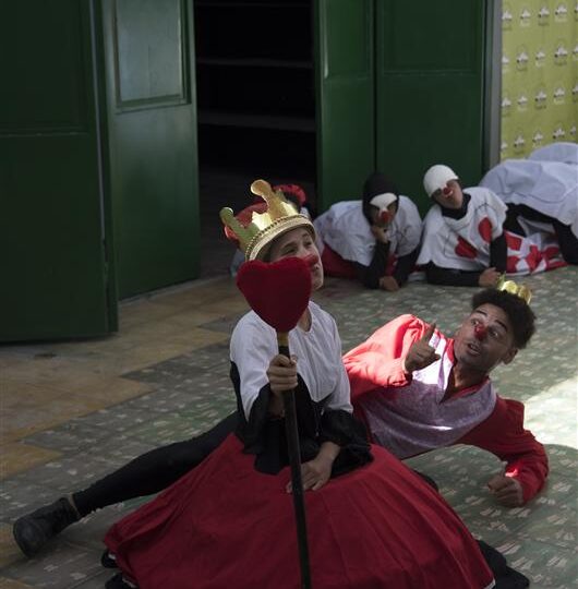Grupo de teatro callejero en Bayamo se readapta y mantiene su andar