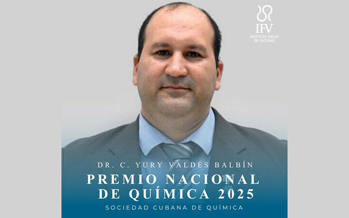 Otorgan Premio Nacional de Química 2025 al doctor Yury Valdés Balbín