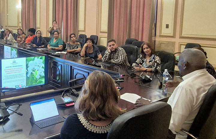 Ponderan papel de las mujeres en el Poder Popular en Cuba