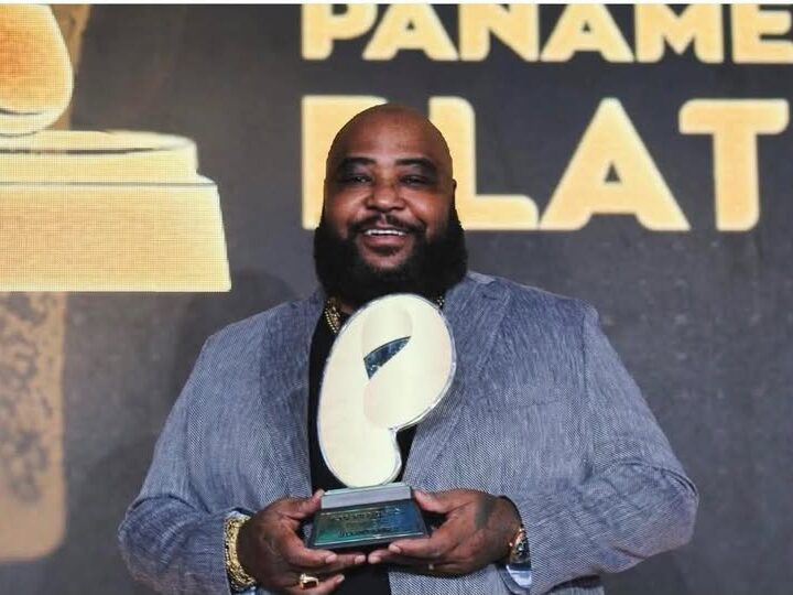 Alexander Abreu, Mejor Artista de Salsa Cubana en los Premios Panamericana Platinum