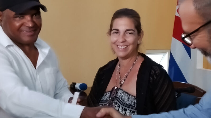 Premian a periodistas habaneros en ocasión del Día de la Prensa Cubana