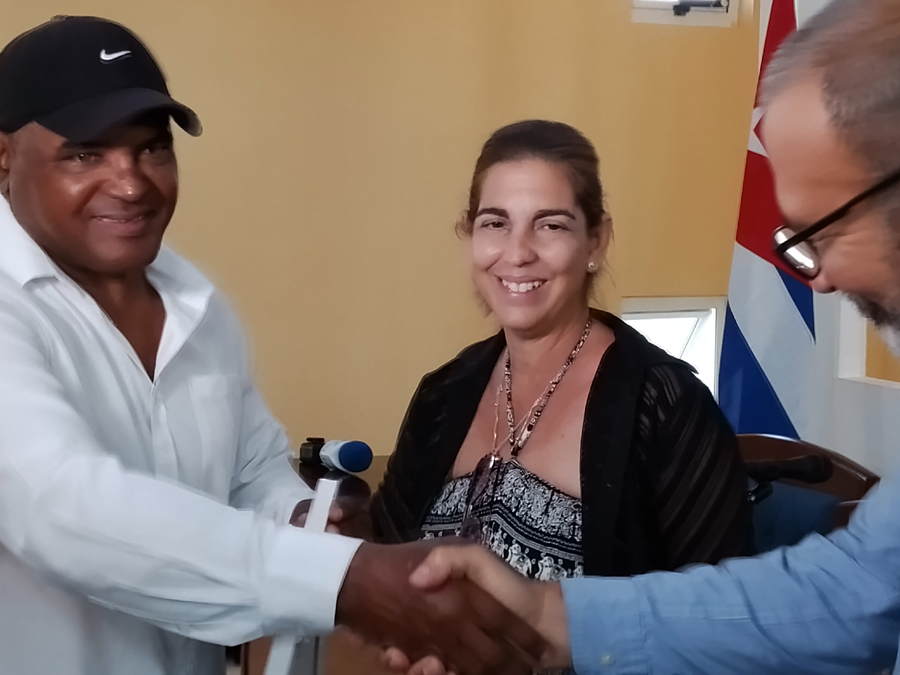 Premian a periodistas habaneros en ocasión del Día de la Prensa Cubana