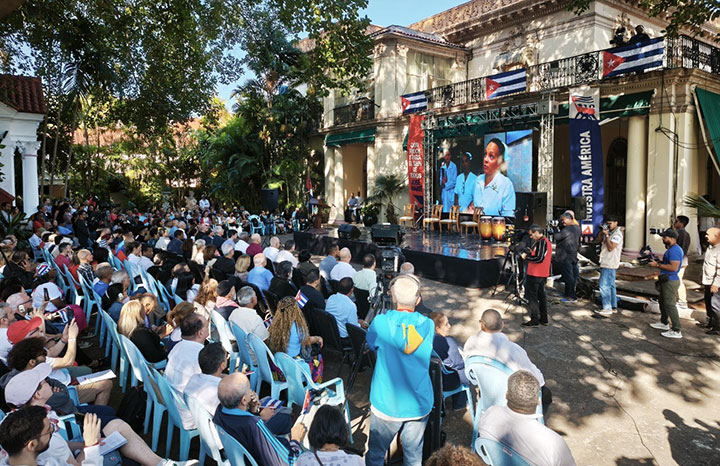 Asiste Díaz-Canel al acto de bienvenida del convoy Nuestra América