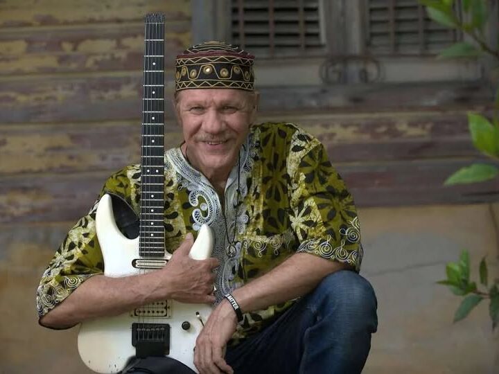 Media hora con su intérprete, Pablo Menéndez