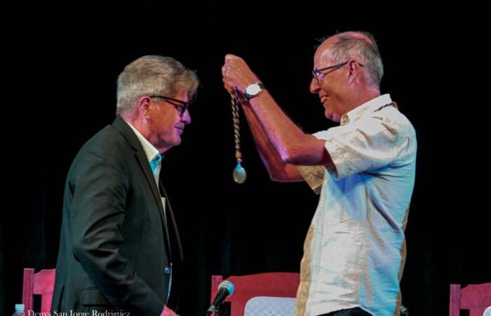 Rafael Acosta de Arriba ingresa a la Academia Cubana de la Lengua