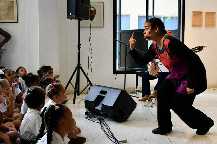 Presentó la Casa Vitier García-Marruz espectáculo La Comadrita