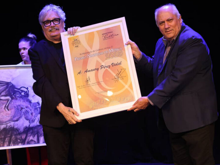 Cantautor cubano Amaury Pérez recibe Premio Nacional de Música 2025