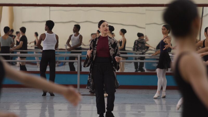 Imparte Viengsay Valdés Clase Magistral en la Escuela Nacional de Ballet Fernando Alonso