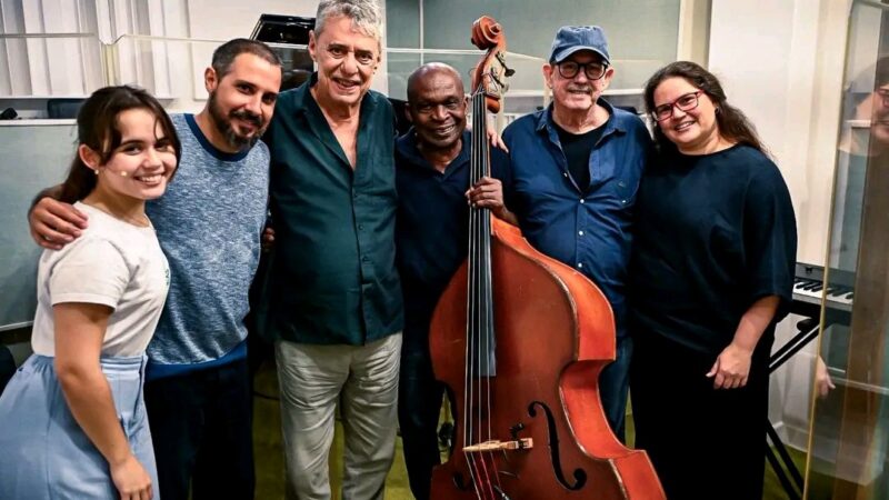 Viaje musical y solidario de Chico Buarque a Cuba