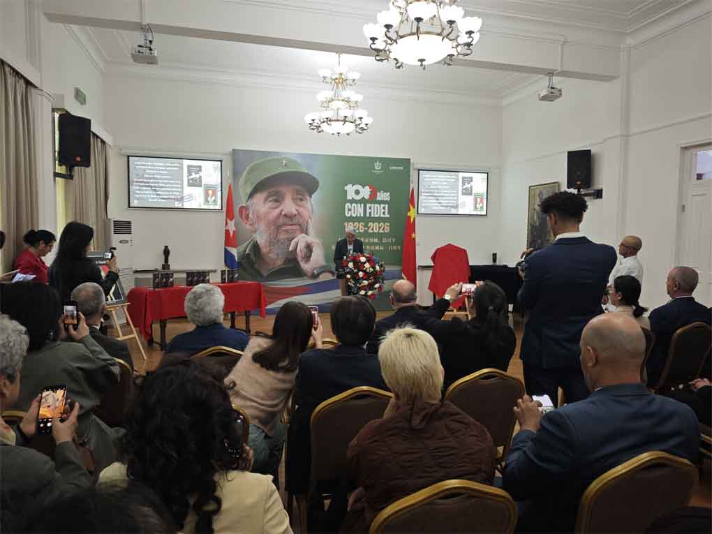 Sonoridad de Nicolás Guillén en China con Todas las flores de abril