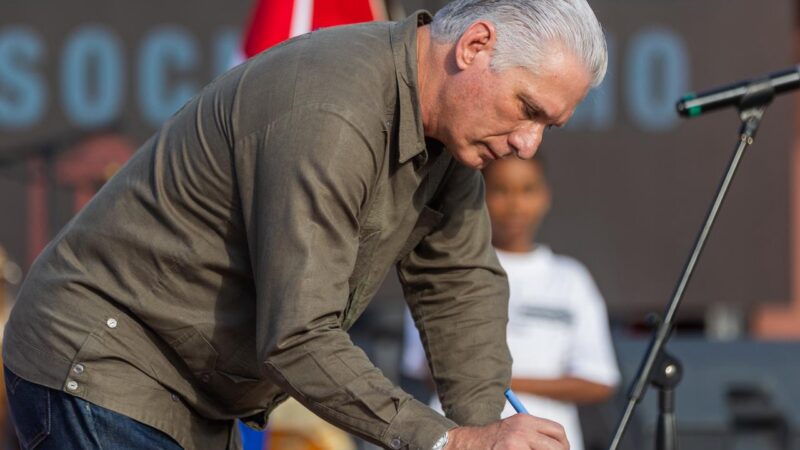 Cada firma es un llamado a conciencia del mundo, presidente de Cuba