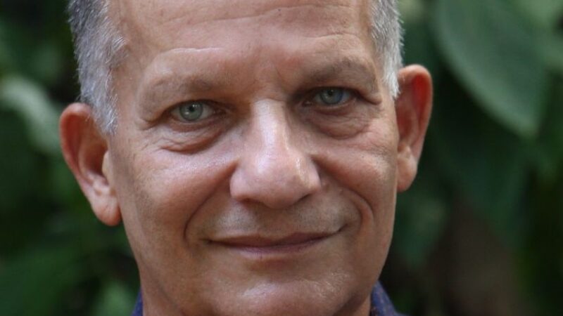 Encuentro con Arturo Arango en programa cultural Libro a la carta