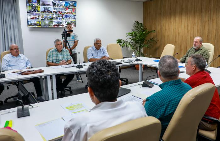 Llama Marrero Cruz a elevar combate contra el robo de combustible 