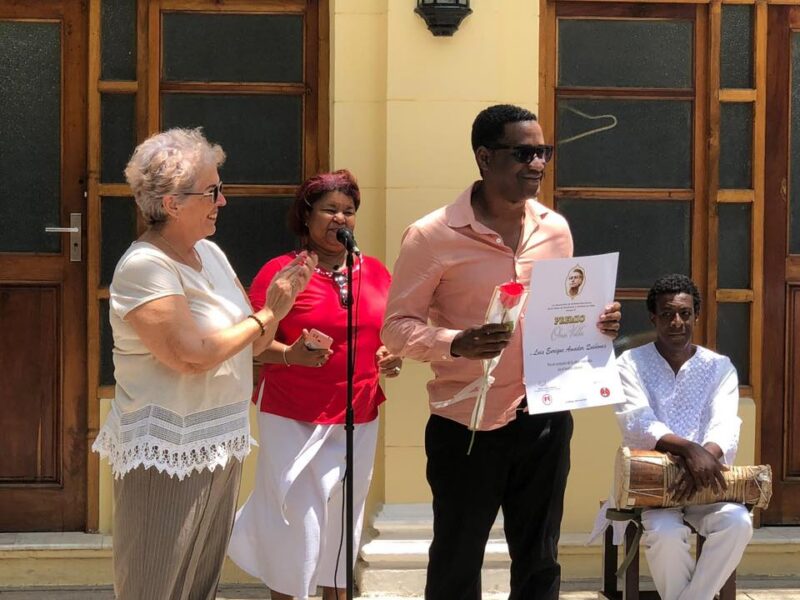 Reconocen en Cuba a figuras del teatro y la danza