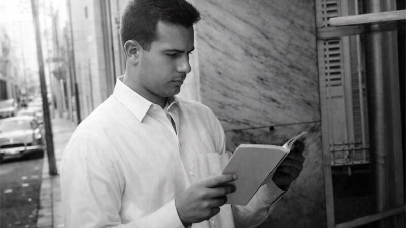 Roberto Branly: una mirada imprescindible a la poesía y el cine cubanos