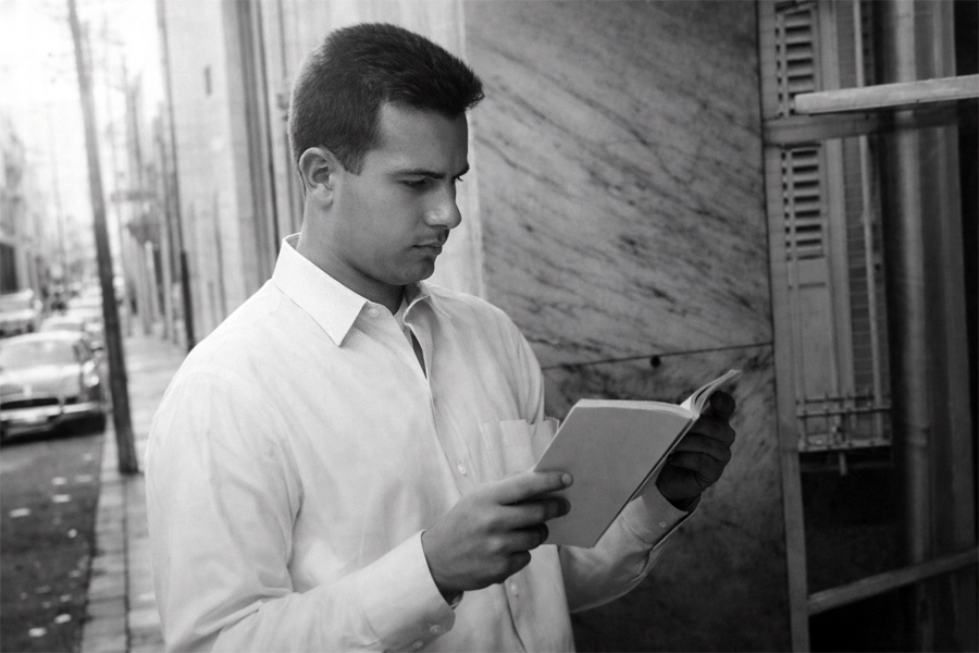 Roberto Branly: una mirada imprescindible a la poesía y el cine cubanos