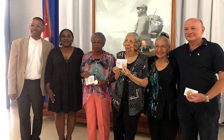 Honran en Holguín el legado martiano con sello conmemorativo