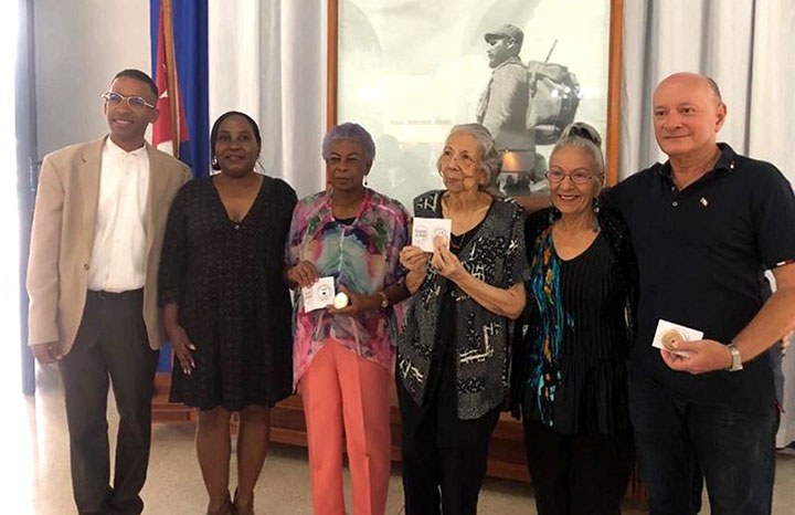 Honran en Holguín el legado martiano con sello conmemorativo