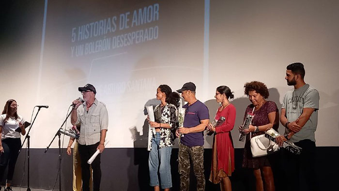 Filme 5 historias de amor y un bolerón desesperado comenzó recorrido