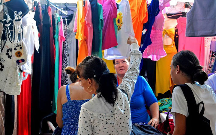 Comenzó en Holguín Feria Arte Para Mamá