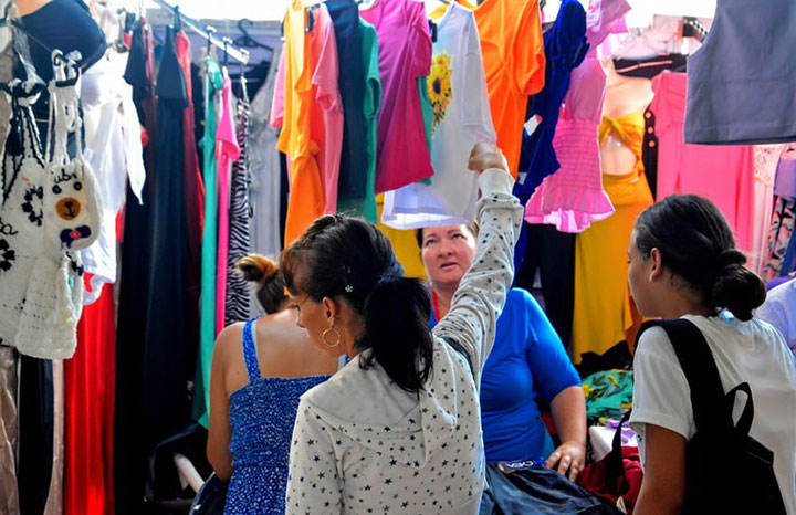 Comenzó en Holguín Feria Arte Para Mamá