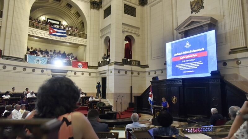 Celebran audiencia pública parlamentaria Cuba quiere paz