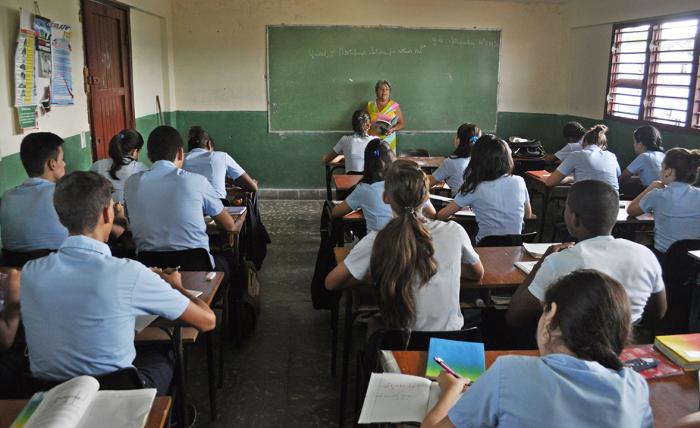 Cuba adelanta el cierre del curso escolar y elimina los exámenes de ingreso a la Educación Superior