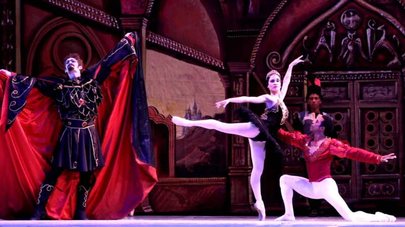 El lago de los cisnes vuelve a La Habana con el Ballet Laura Alonso