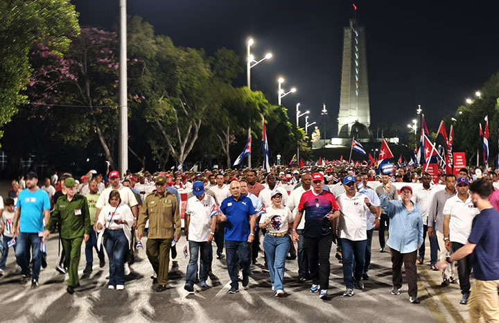 Encabeza Díaz-Canel celebración por el Primero de Mayo en La Habana