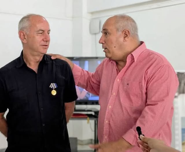 Otorga Cuba Distinción Cultural al colaborador británico Rob Miller