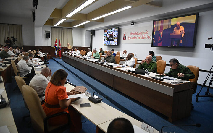 Preside Díaz-Canel Pleno Extraordinario del Comité Central del PCC