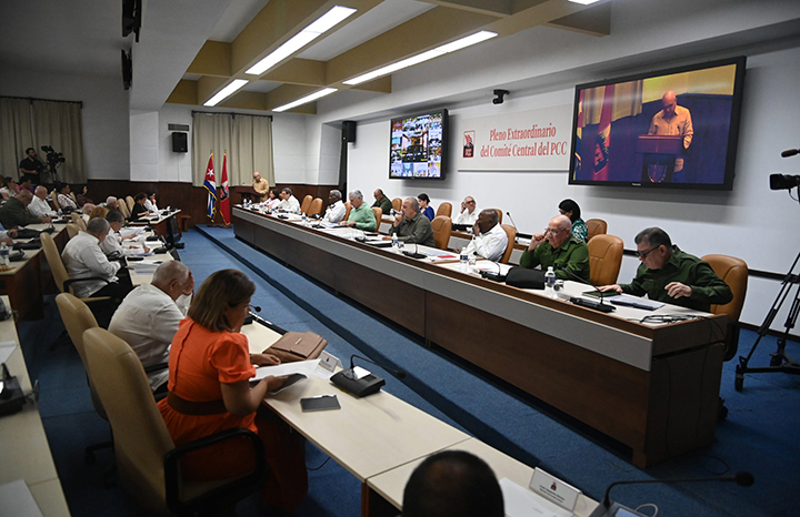 Preside Díaz-Canel Pleno Extraordinario del Comité Central del PCC