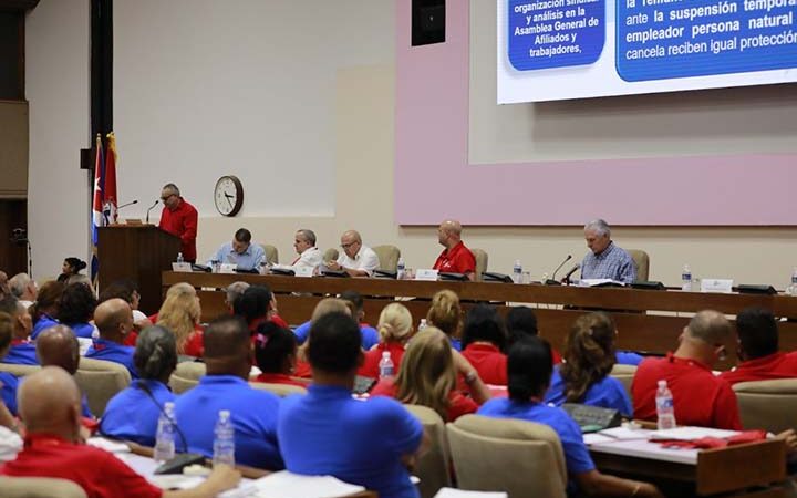 Díaz-Canel en el Congreso de trabajadores cubanos