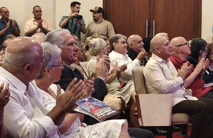 Asiste Díaz-Canel a acto por aniversario 65 de Palabras a los Intelectuales