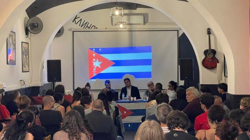 Presentan en Italia libro en homenaje al líder cubano Fidel Castro