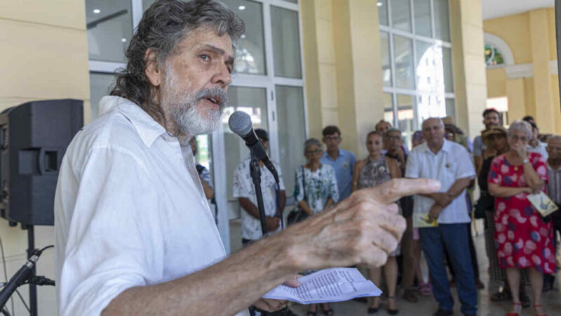 Ganan artistas internacionales Bienal de Humor Político en Cuba
