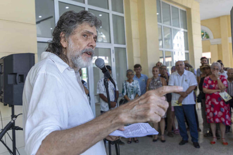 Ganan artistas internacionales Bienal de Humor Político en Cuba