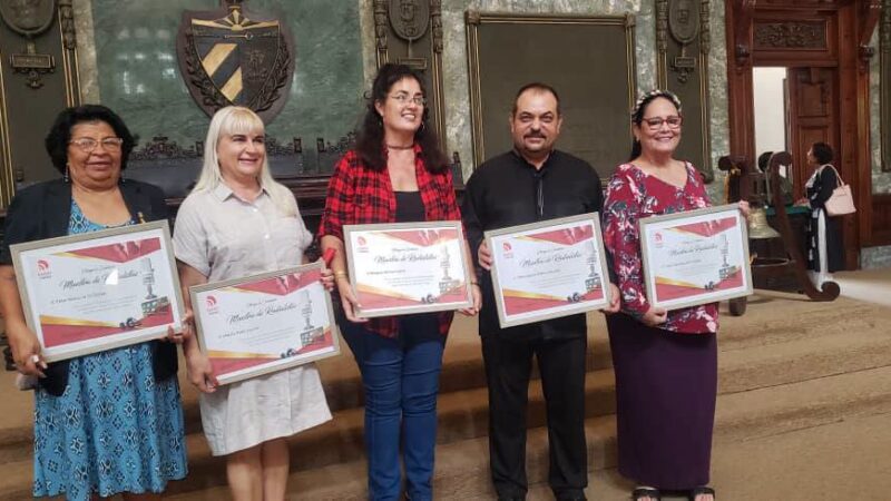 Reconocen a Maestros Radialistas por sus valiosos aportes y enseñanzas