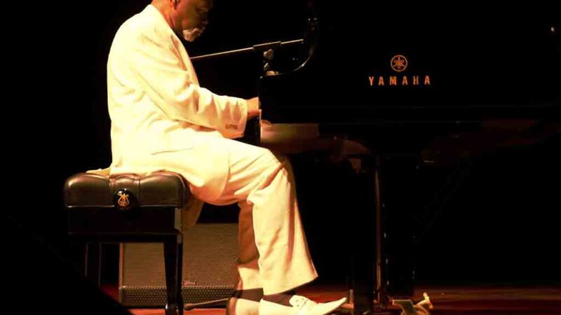 Pianista cubano Luis Lugo diserta en Buenos Aires en honor a Mozart