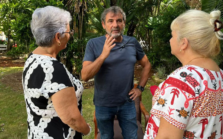 Reafirmó director de Open Arms su solidaridad durante visita a la Uneac