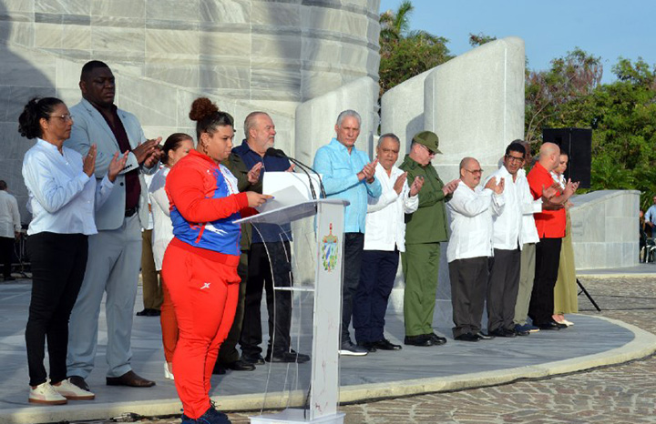 Abanderan delegación cubana rumbo a los XXV Juegos Centroamericanos y del Caribe