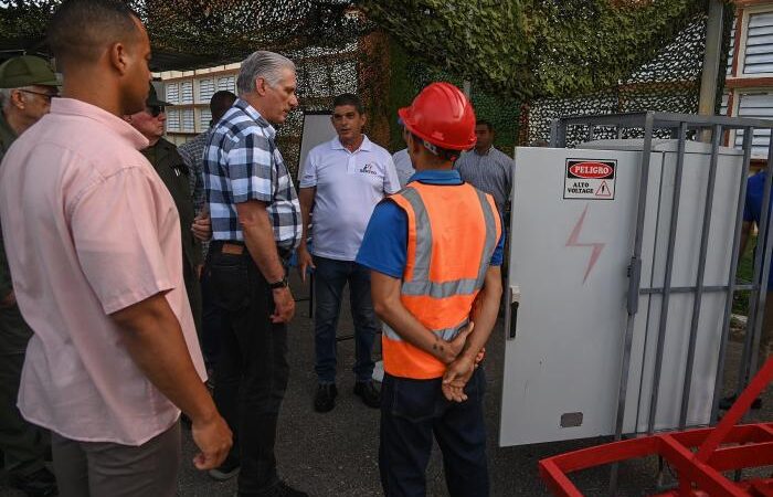 Constata Díaz-Canel novedosas soluciones energéticas y constructivas