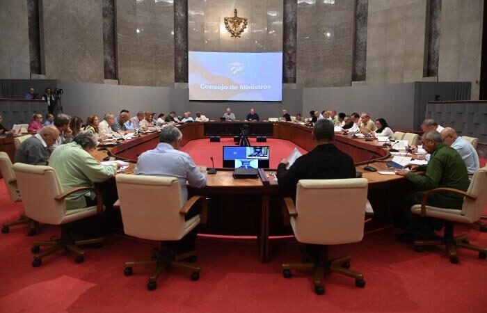 Díaz-Canel: «Se trata, ante todo, de salvar la Revolución»