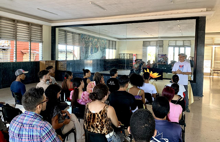 Realizan en Santiago de Cuba primera edición del Curso Básico de Fotografía Liborio Noval