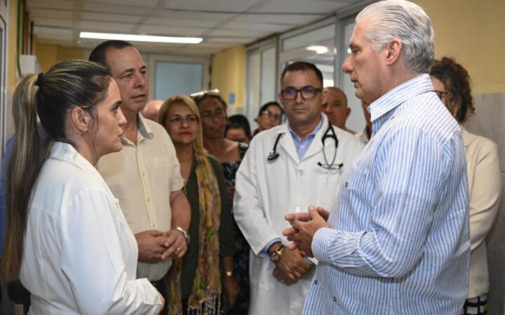 Destaca Díaz-Canel heroísmo de trabajadores de la Salud en Cuba