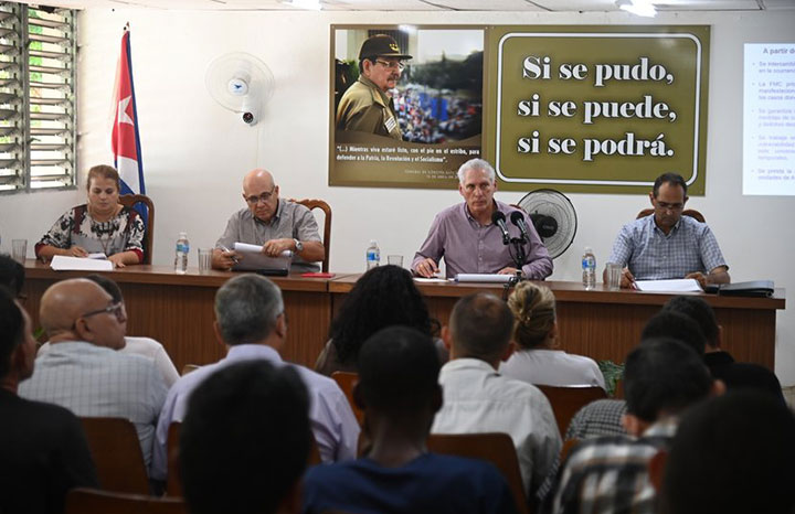 Presidente cubano continúa intercambios en La Habana