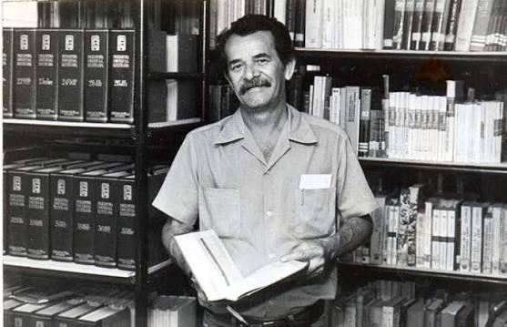 Héctor Zumbado: El arte de pensar con una sonrisa