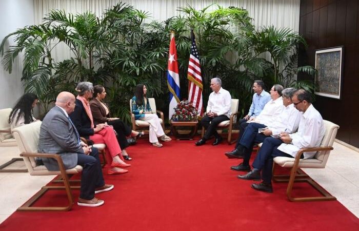 Recibió Presidente cubano a legisladores de EE. UU.