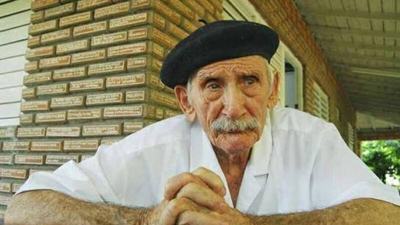 Tomás Álvarez de los Ríos: el hombre que convirtió su casa en un libro abierto